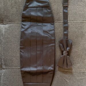 Elegant Black Men's Bow Tie and Cummerbund Set